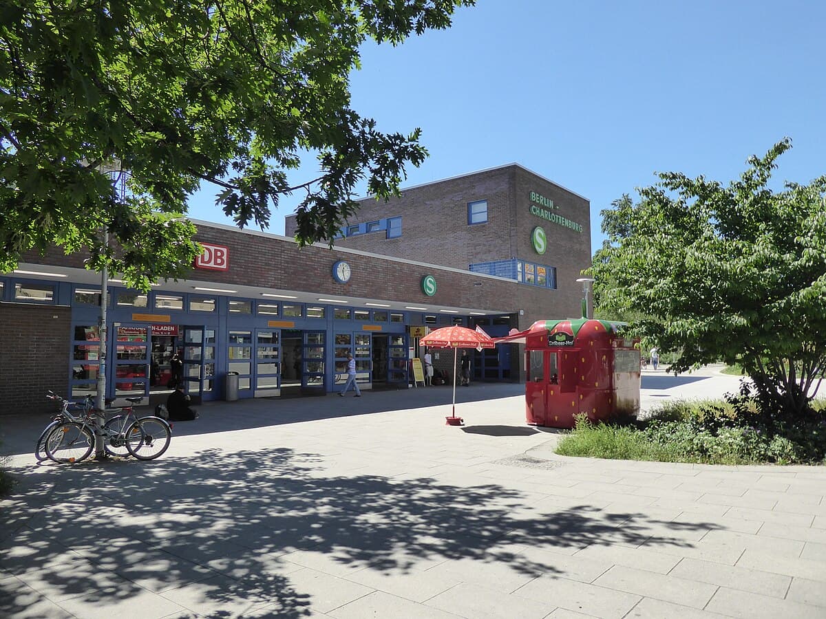 S-Bahnhof Berlin-Charlottenburg Eingang — Verkehrsanbindung Charlottenburg
