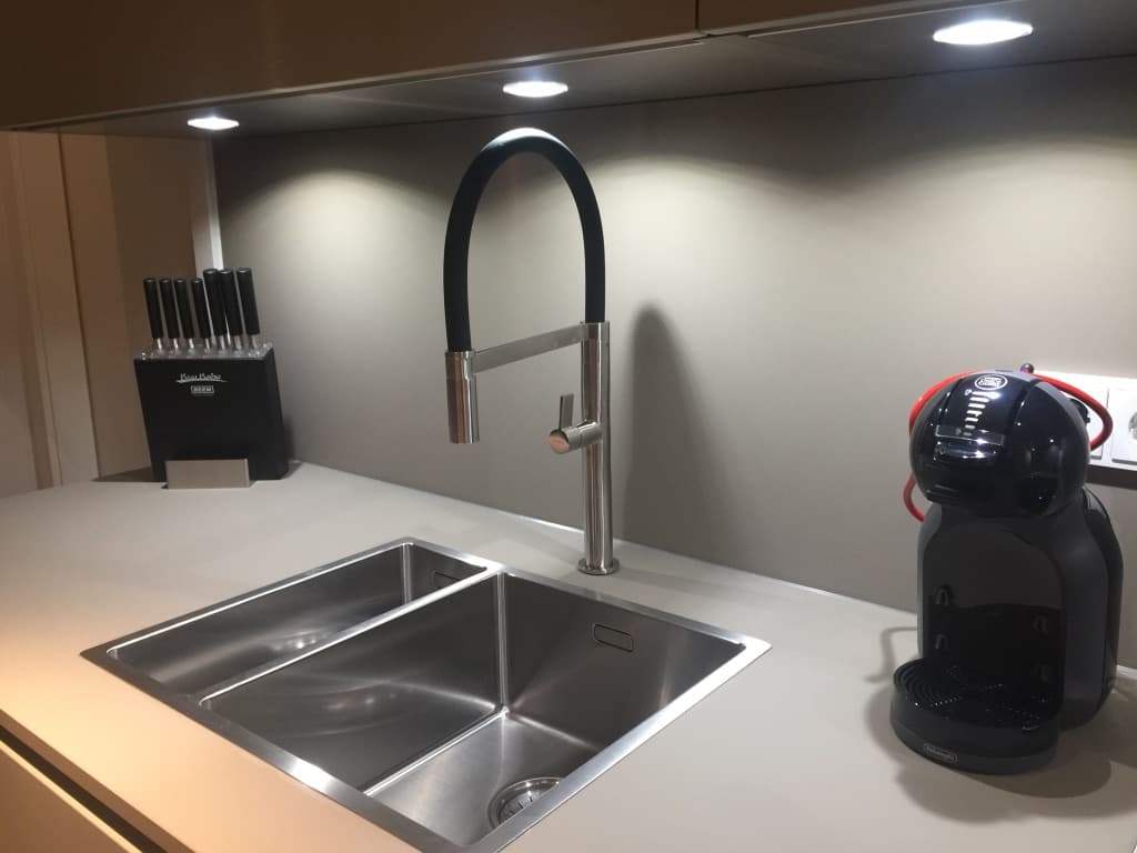 Kitchen Sink & Faucet