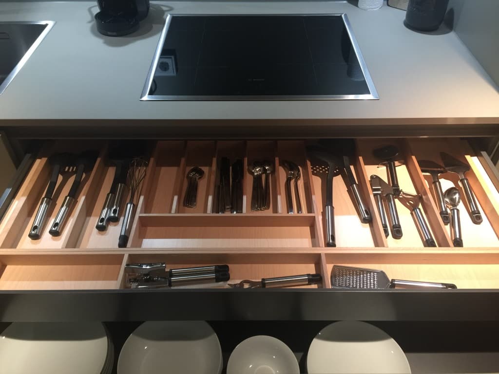 Kitchen Utensils & Cooktop